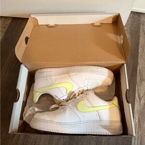 Women’s Nike Air Force 1 ‘07 Size:8.5